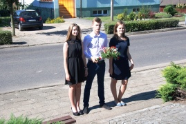  (photo)