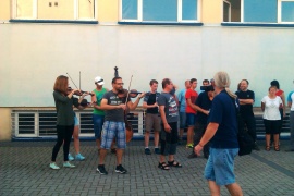  (photo)