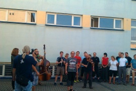  (photo)