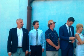  (photo)