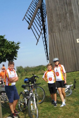  (photo)
