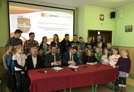  (photo)