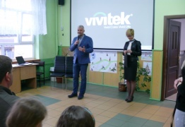  (photo)