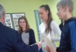  (photo)
