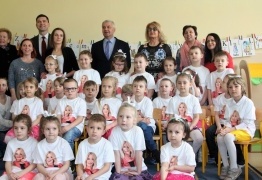  (photo)
