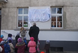  (photo)