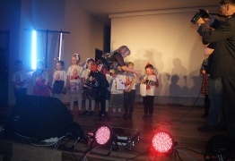  (photo)