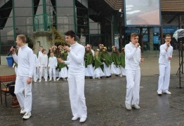  (photo)