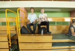  (photo)