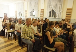  (photo)