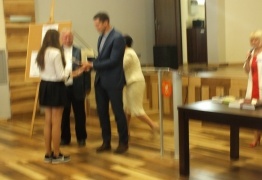  (photo)