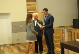  (photo)
