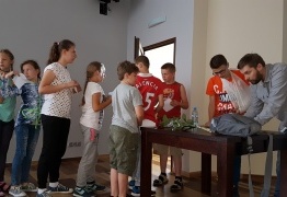  (photo)