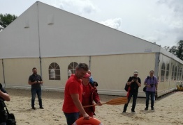 (photo)