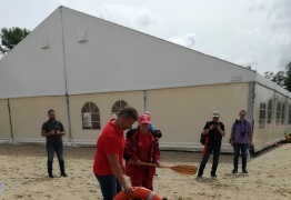  (photo)