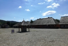  (photo)