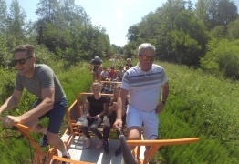  (photo)