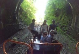  (photo)