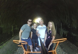  (photo)