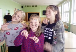  (photo)