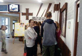  (photo)
