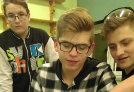  (photo)