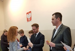  (photo)
