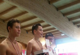  (photo)