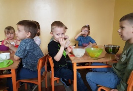  (photo)