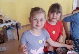  (photo)