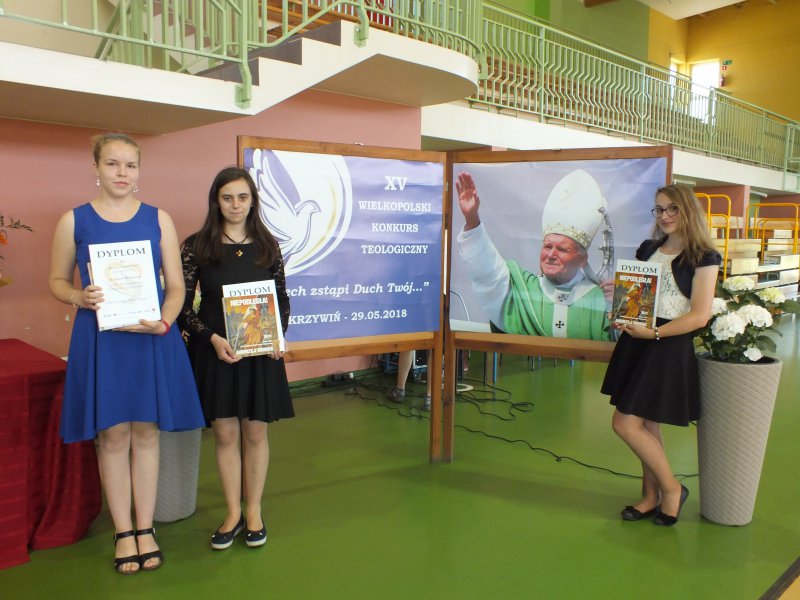 od lewej Marta Wędzińska, Wiktoria Kasztelan, Aleksandra Kraśniewska