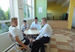 (photo)