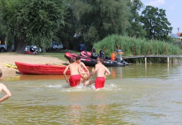  (photo)