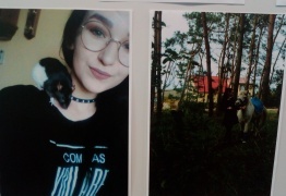  (photo)