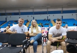  (photo)