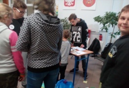  (photo)
