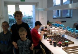  (photo)