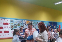  (photo)