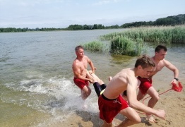  (photo)