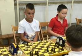  (photo)