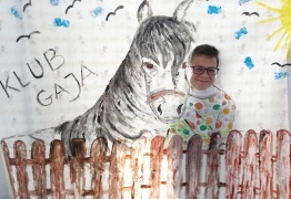  (photo)