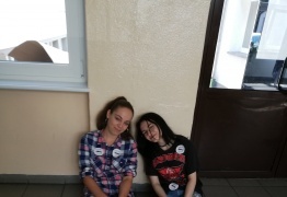  (photo)