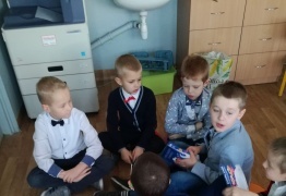  (photo)