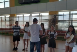  (photo)