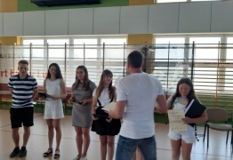  (photo)