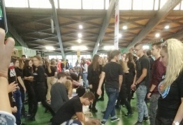  (photo)