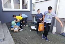  (photo)