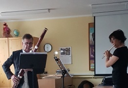  (photo)
