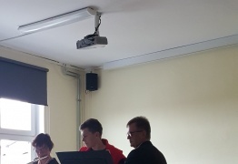  (photo)