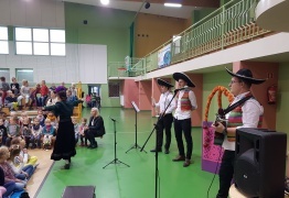  (photo)